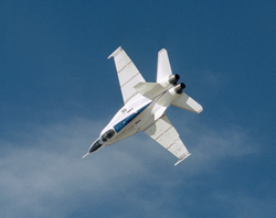 Un modelo de caza F-18